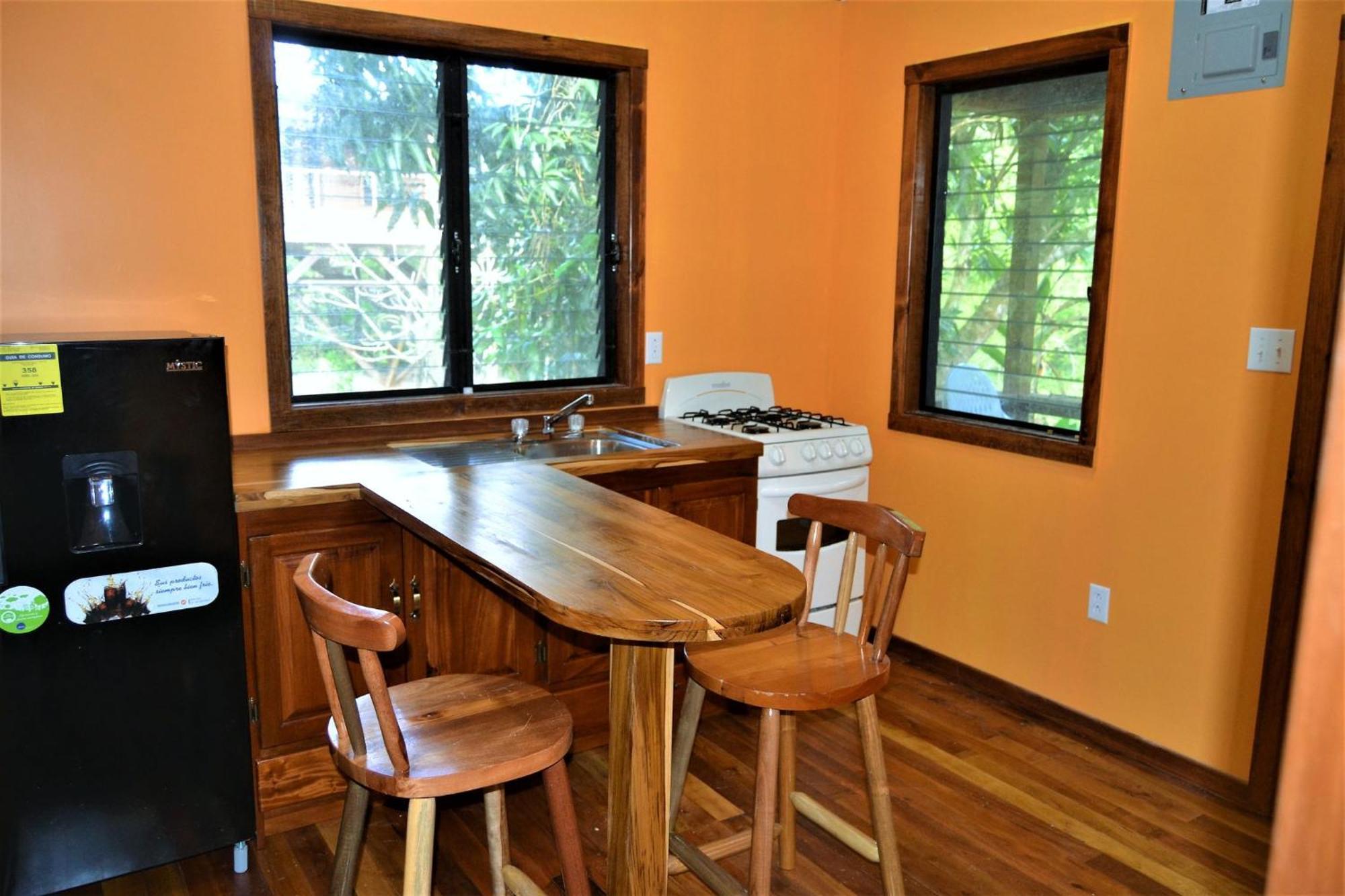 Iguana Roost Tourism Gold Standard Fully Equipped Two Bedroom Cabin سان إجناسيو المظهر الخارجي الصورة